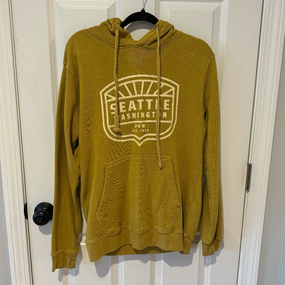 Gold‎ Seattle Washington Pullover Sweatshirt - Size Medium